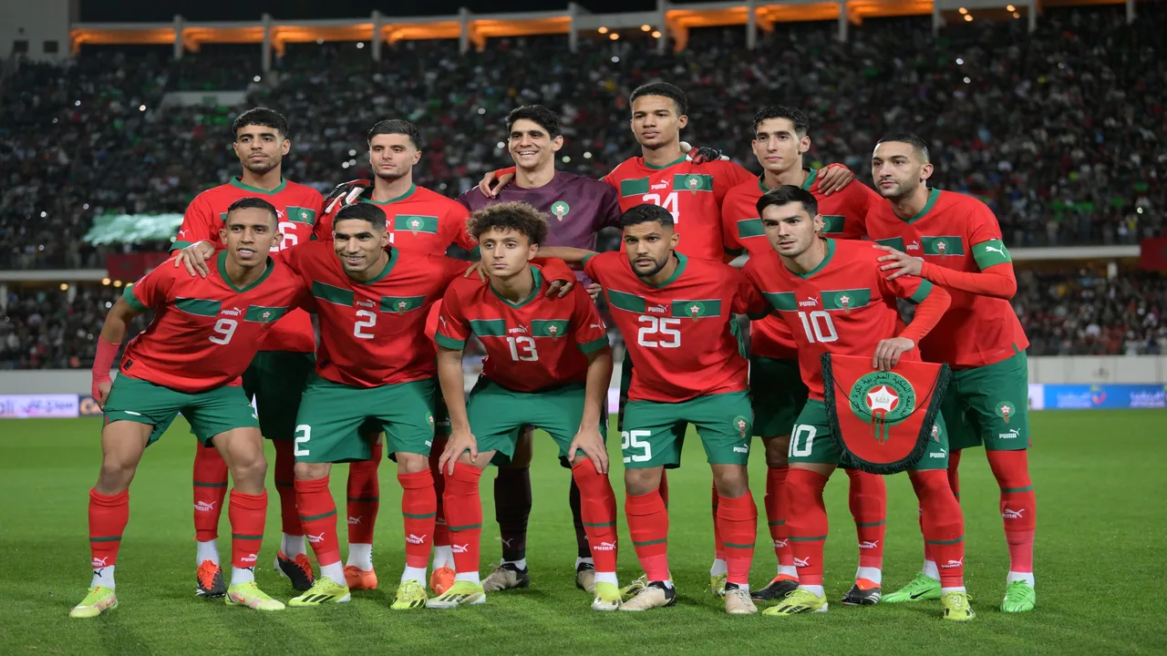 تشكيلة المغرب والإكوادور المتوقعة قبل انطلاق صافرة بداية المباراة المرتقبة بينهما